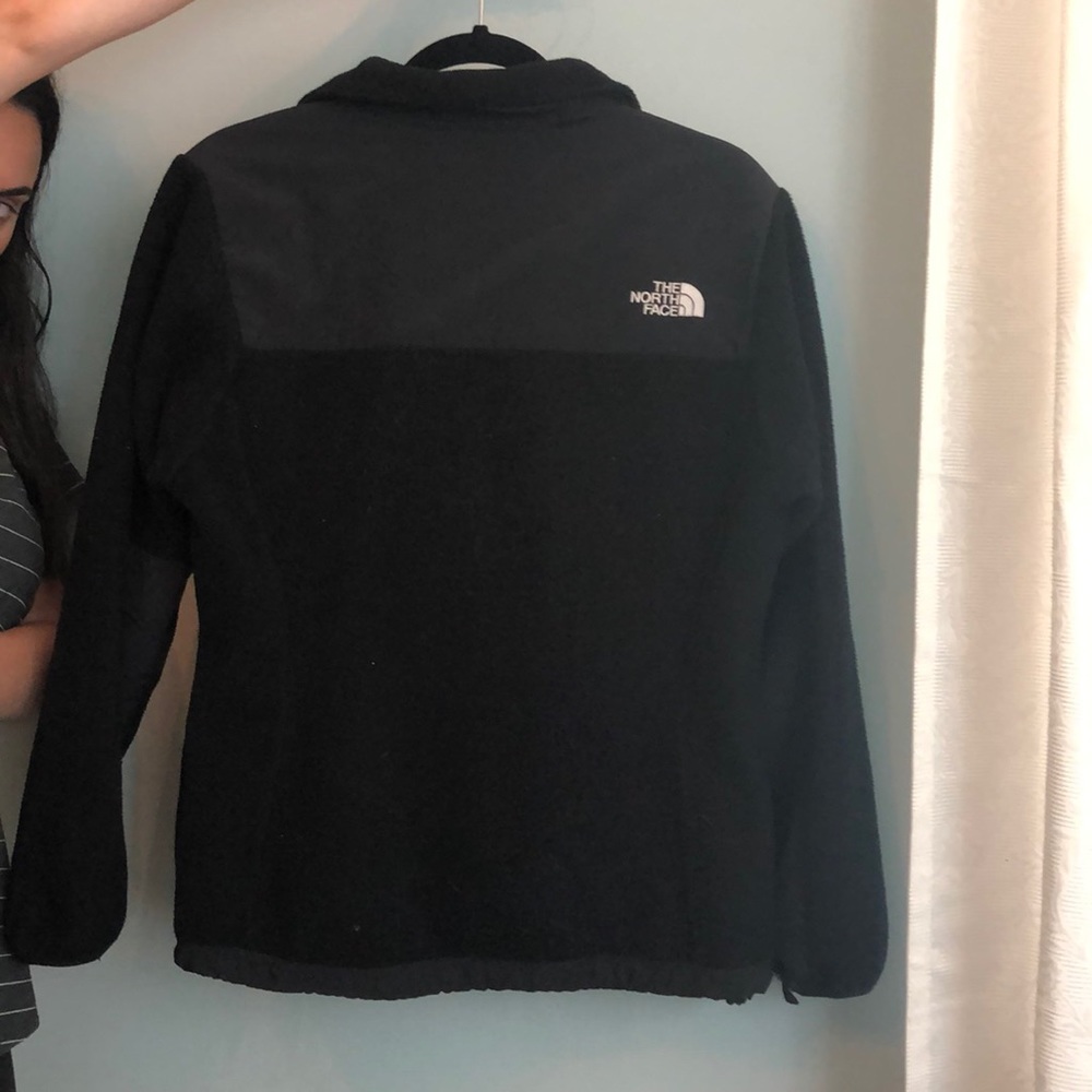 North Face size medium - Picture 2 of 2